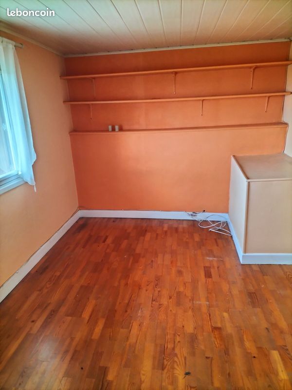 Maison 6 pièces 100 m² · à Thiers · 100 m² · 45 000 €