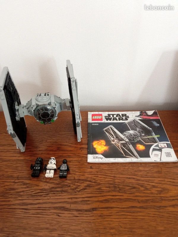 Lego 75300 TIE Figther (image 1)