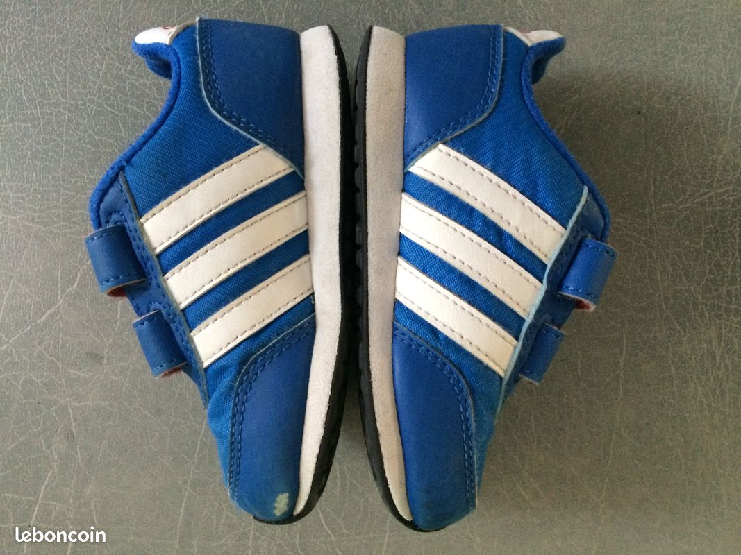 Baskets enfant ADIDAS NEO bleu bandes blanche T-21 (image 3)