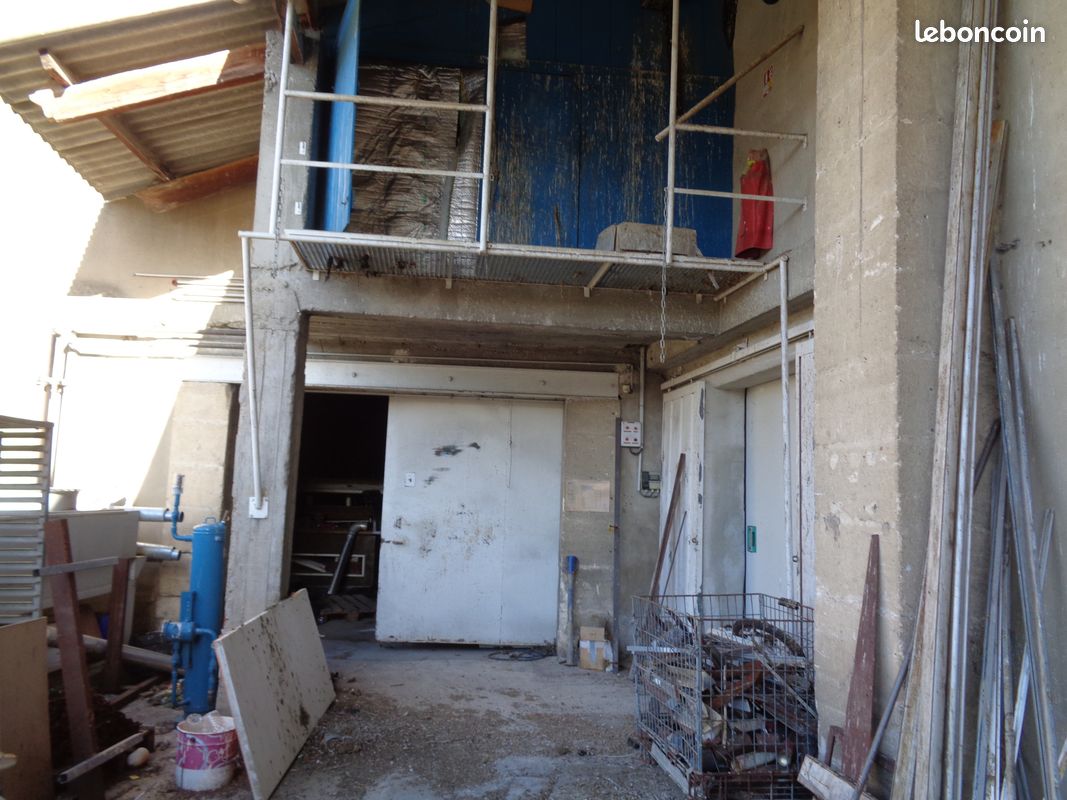 Local 900 m² Aimargues (image 9)