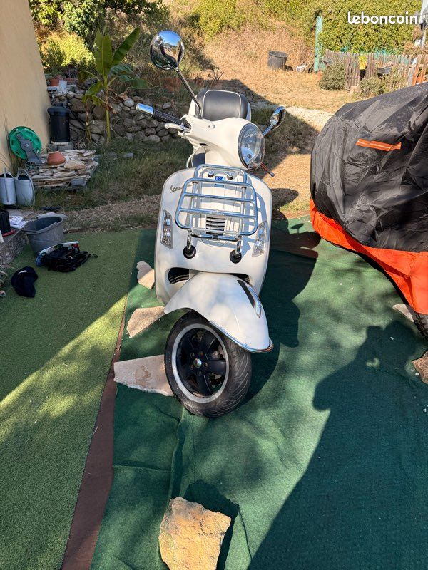 À vendre VESPA GTS 300 SUPER (image 2)