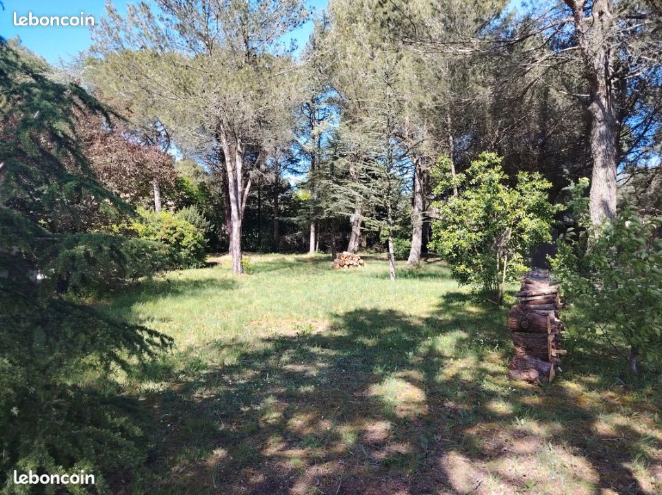 Terrain 800 m² Villemoustaussou · 96 000 €