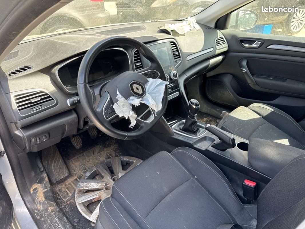 Renault Mégane 4 PHASE 1 1.5 BLUE DCI - 8V TURBO (image 5)