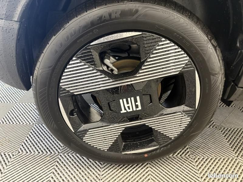 Fiat Grande Panda 1.2 Hybrid Turbo 110ch La Prima eDCT6 (image 22)