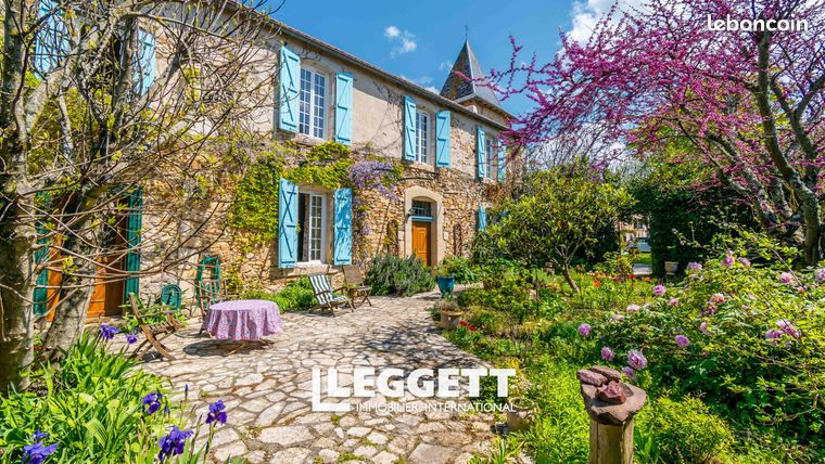 Maison 8 pièces 316 m²