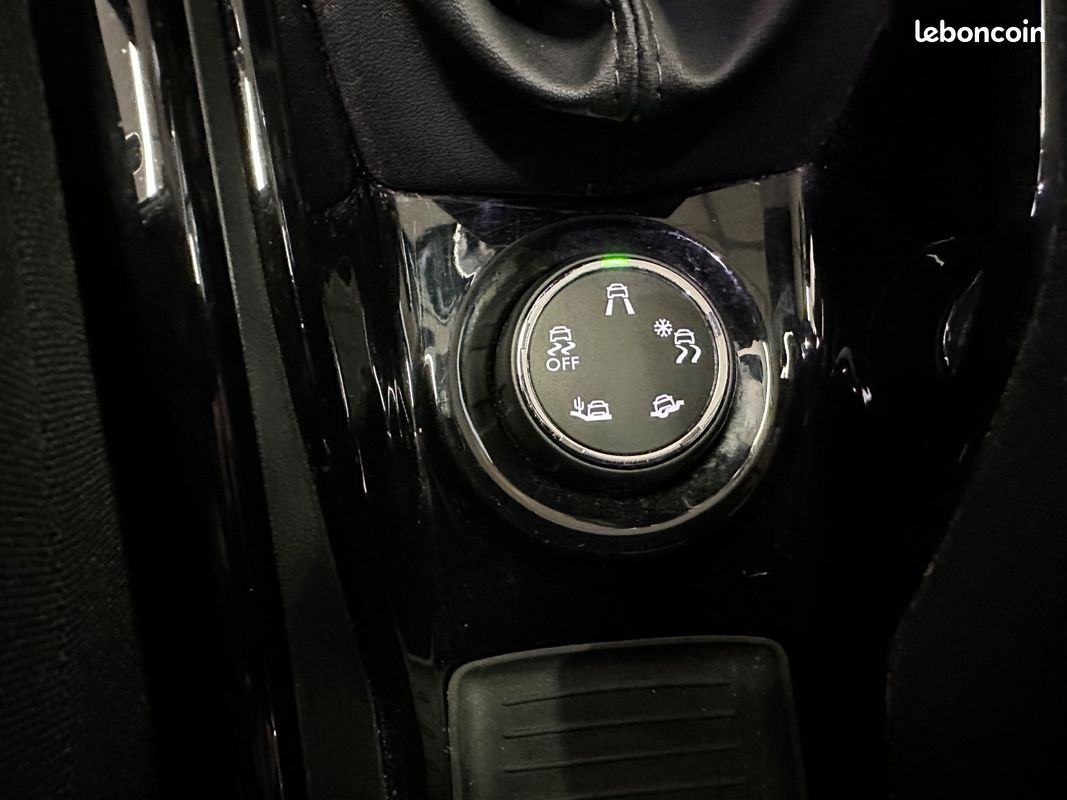 Peugeot 2008 1,5 BLUE HDI 100 CH Allure Carplay (image 14)