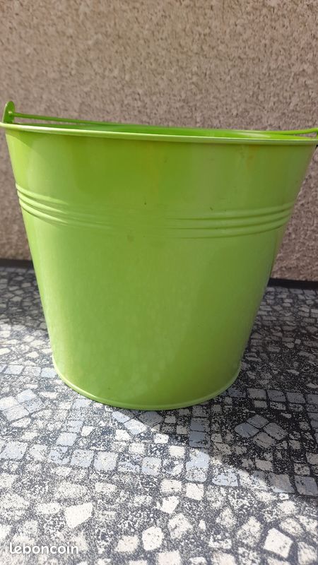 Cache pot métallique vert (image 3)