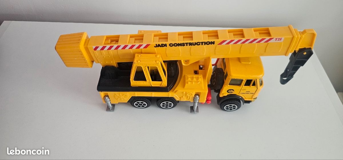 Oshhni Camion-grue à échelle 1: 60, jouet, cadeaux de saint-valentin, voiture d'ingénierie, modèle de grue réaliste moulé sous pression, camion jouet