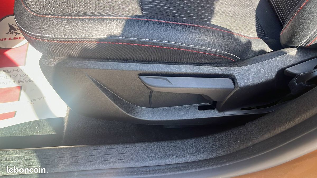 Renault captur tce 140 21 r.s. Line (image 22)