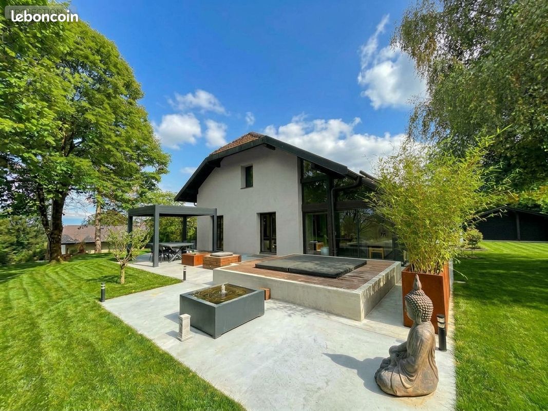 Maison 7 pièces 240 m² · à Cranves-Sales · 240 m² · 1 379 000 €
