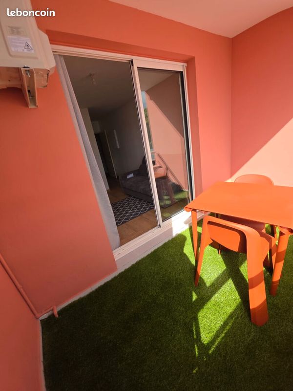Appartement 1 pièce 18 m² · à Saint-Denis · 18 m² · 560 €