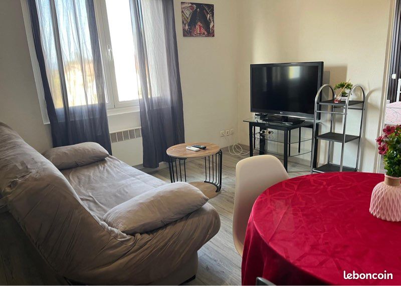 Parking 42 m² · à Béziers · 42 m² · 650 €/mois