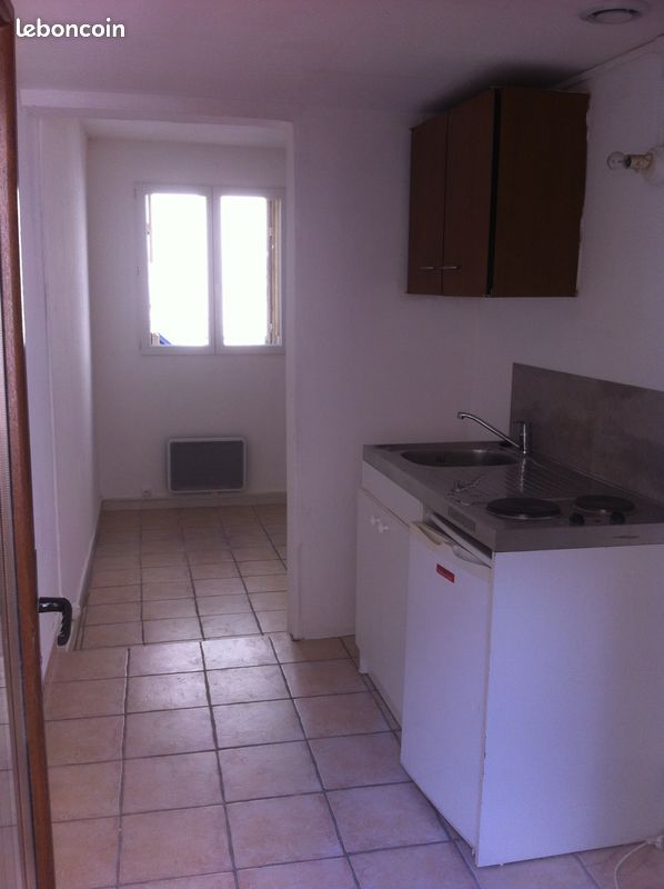 Appartement 1 pièce 18 m² · à Nîmes · 18 m² · 360 €/mois
