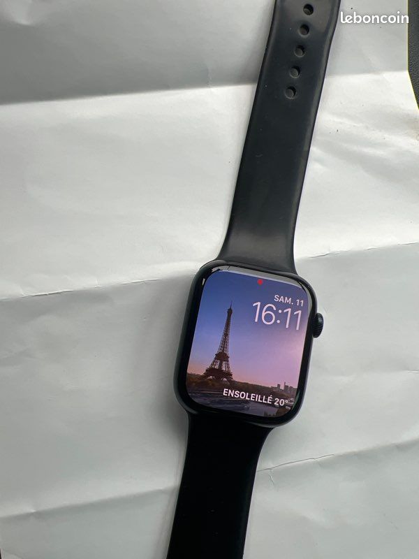 Apple Watch série 8 45 mm aluminum (image 1)