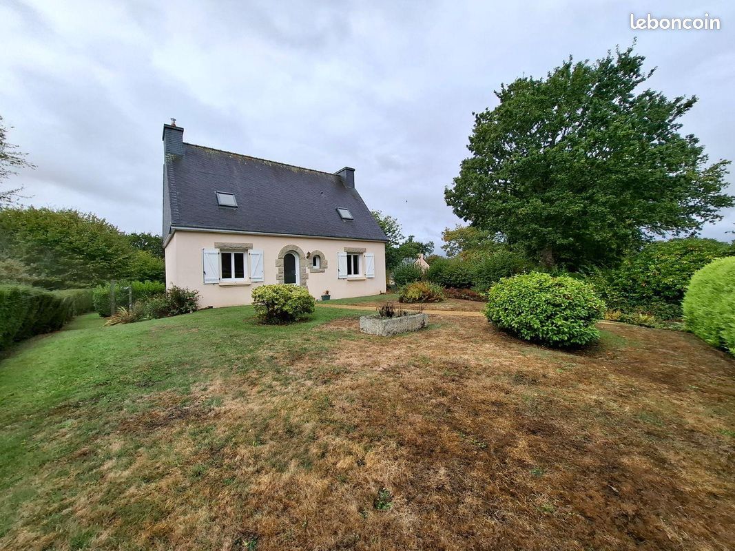 Maison 5 pièces 113 m² · à Maël-Carhaix · 113 m² · 137 800 €
