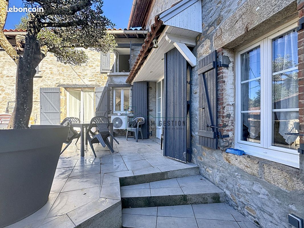 Maison 6 pièces 180 m² · à Saint-Pardoux-le-Lac · 180 m² · 214 000 €
