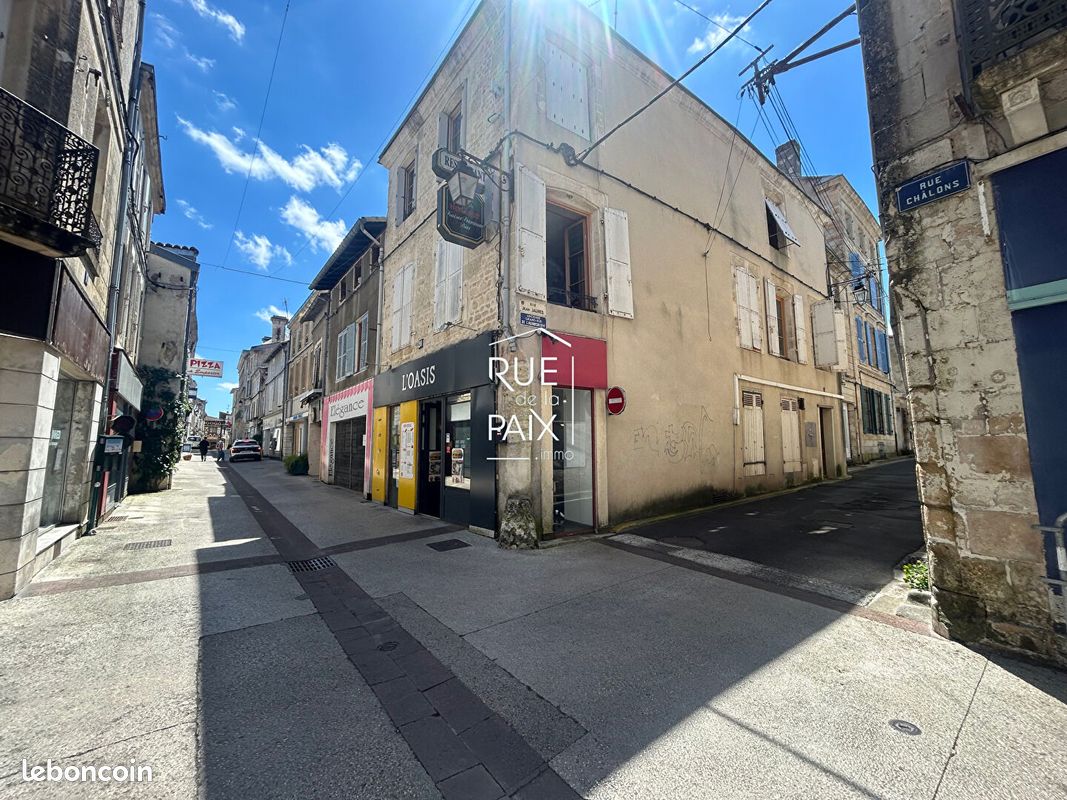 Immeuble 6 pièces 163 m² · à Saint-Maixent-l'École · 163 m² · 139 800 €