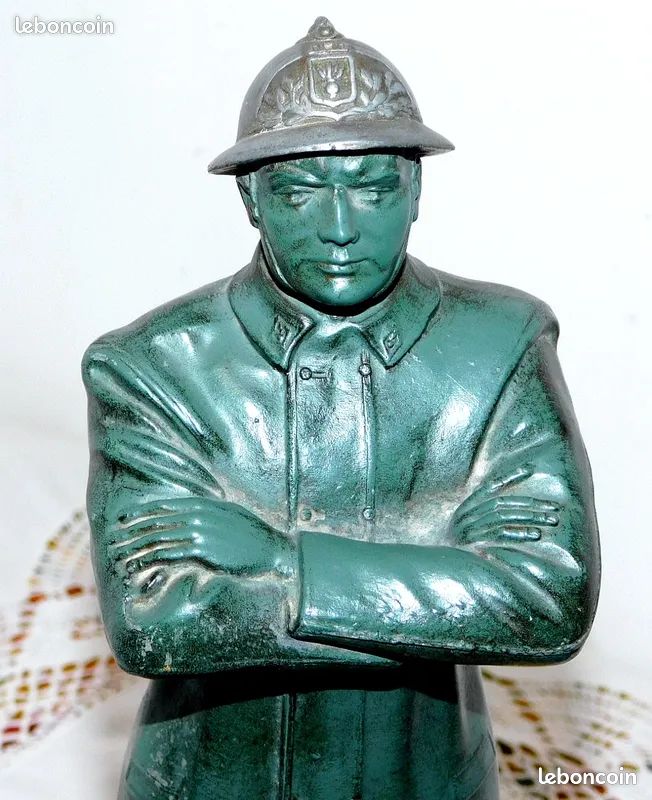 ANCIENNE SCULPTURE PATINE BRONZE SAPEUR POMPIER REGULE EN TENUE AVEC SON CASQUE / Livraison OK (image 2)