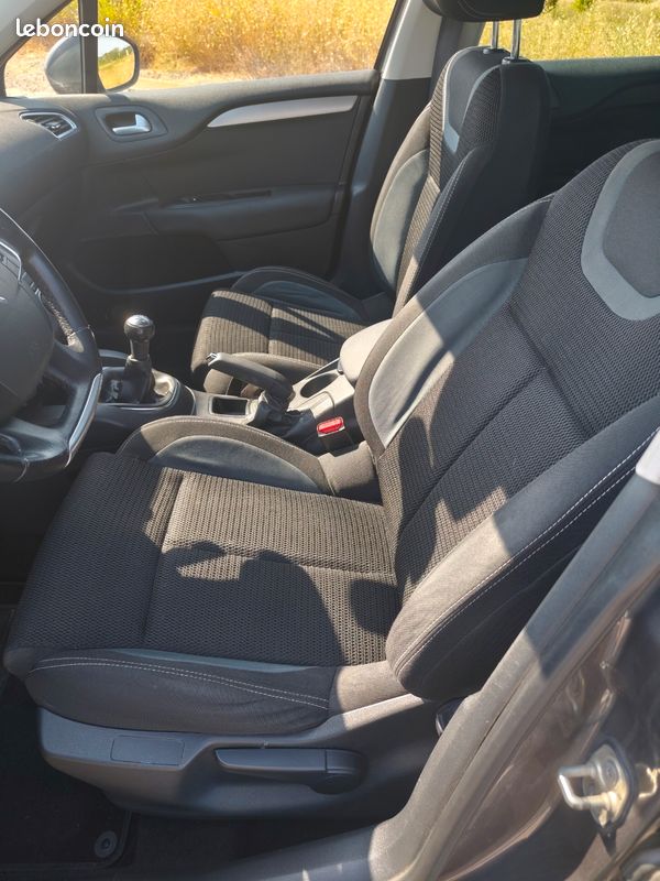 Citroen C4 1.2 110CV Millenium 2017 carplay / très bon état / reprise possible / garantie (image 5)