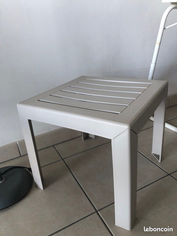 Table (image 1)