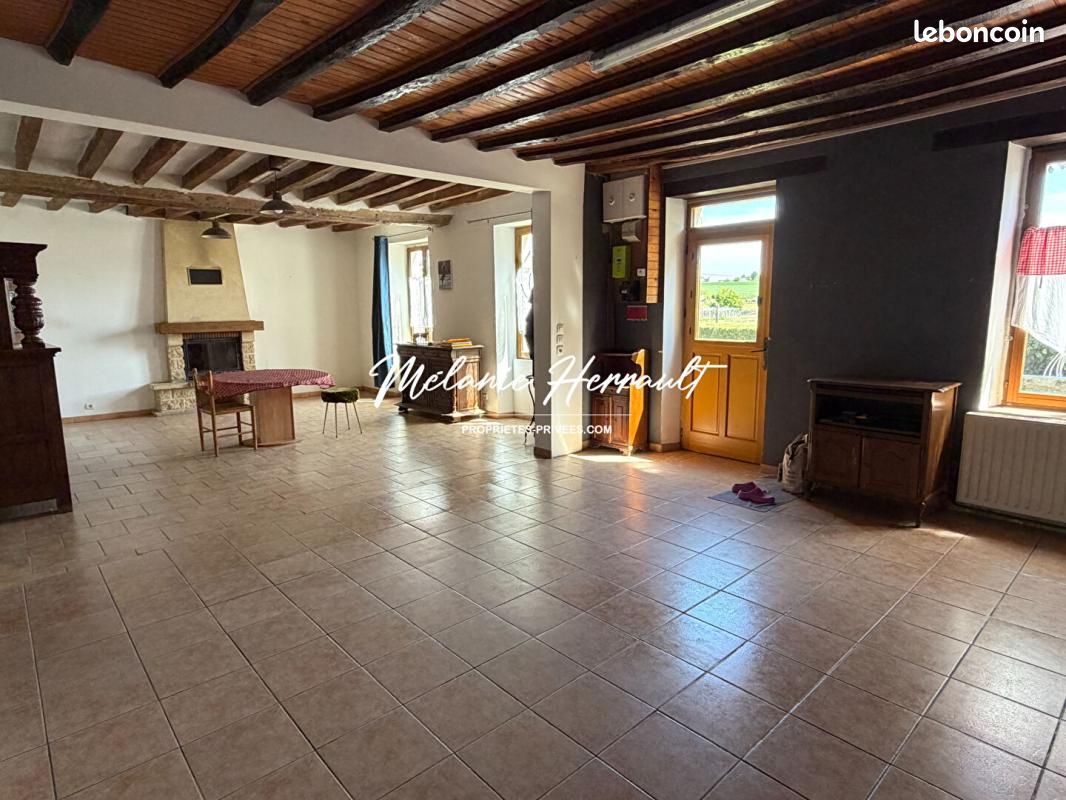 Maison 7 pièces 198 m² · à Oizé · 198 m² · 190 000 €
