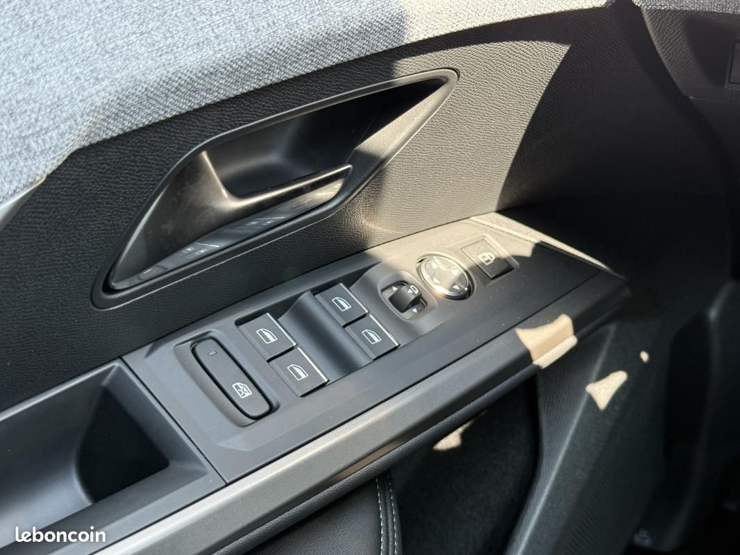 Peugeot 3008 GT EXLUSIVE HYBRID 145 CH (image 13)
