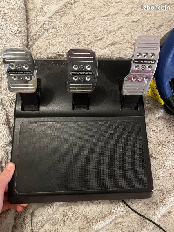 Volant ps4 de qualité (image 2)
