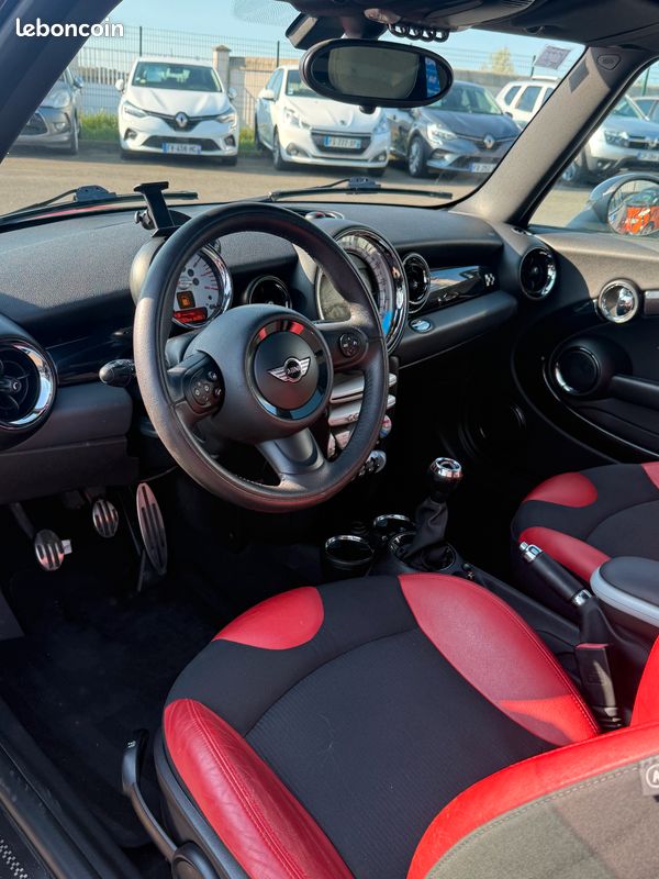 Mini cooper clubmann 1.6 211 john cooper works (image 3)