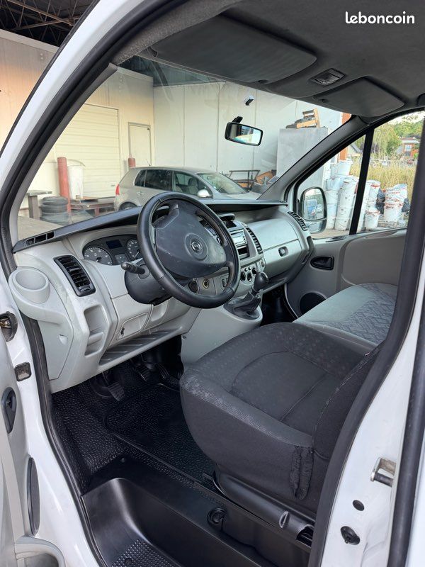 Renault Opel Vivaro 1.9 dci 100 cv Rallonge L2H1 clim (image 2)