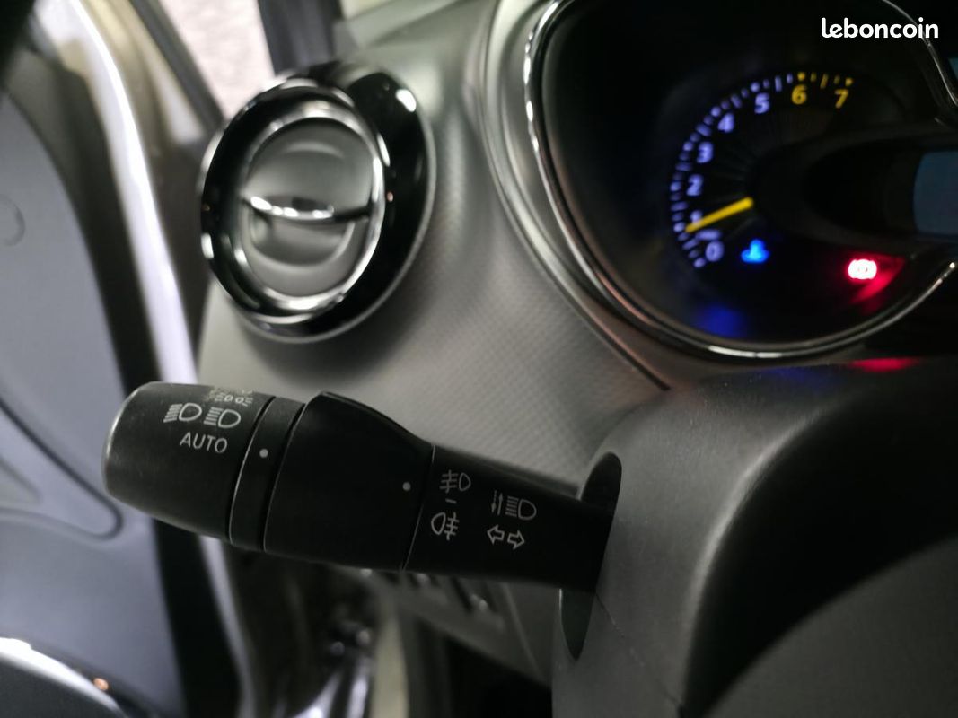 RENAULT CAPTUR 0.9 Energy TCe - 90 Intens (image 29)