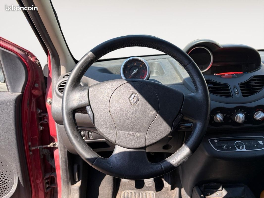 RENAULT TWINGO II 1.5 dCi 65 eco2 Expression (image 5)