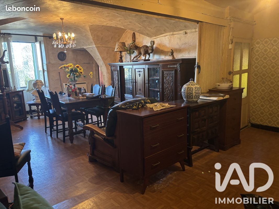 Appartement 6 pièces 125 m² · à Théziers · 125 m² · 180 000 €