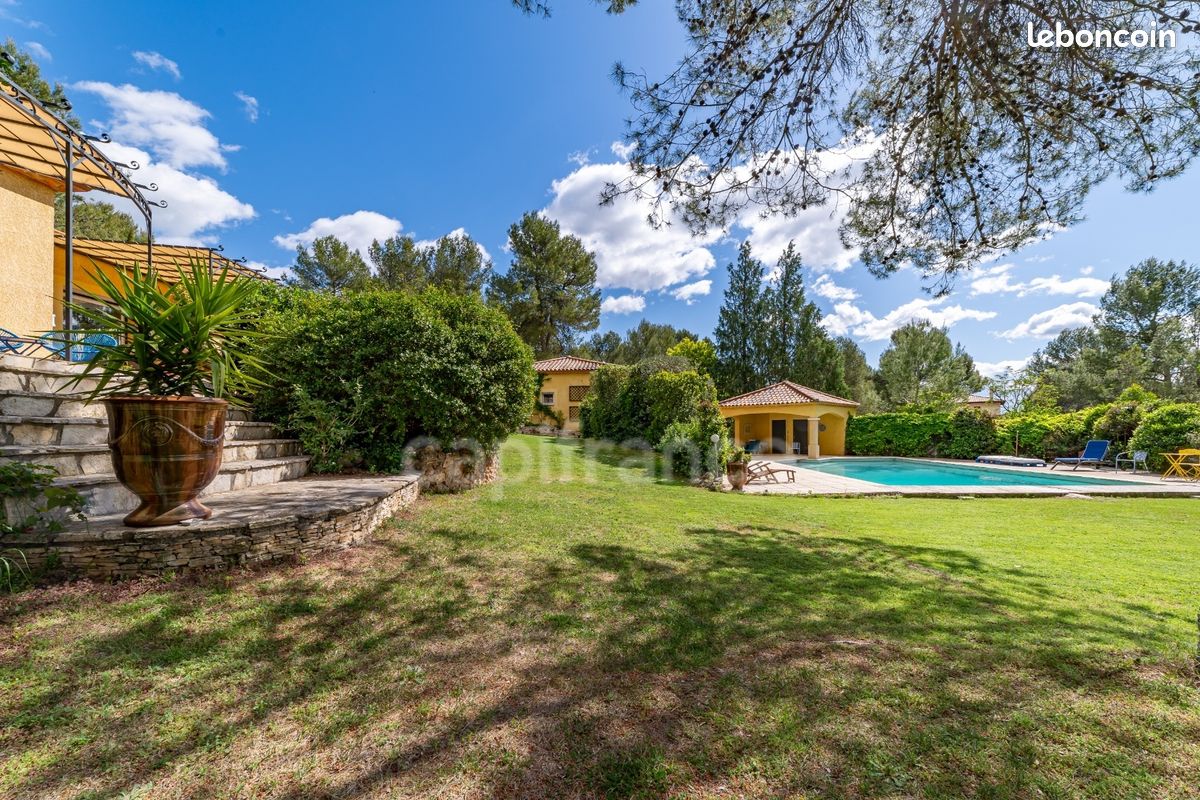 Maison 9 pièces 300 m² · à Saint-Gély-du-Fesc · 300 m² · 1 450 000 €
