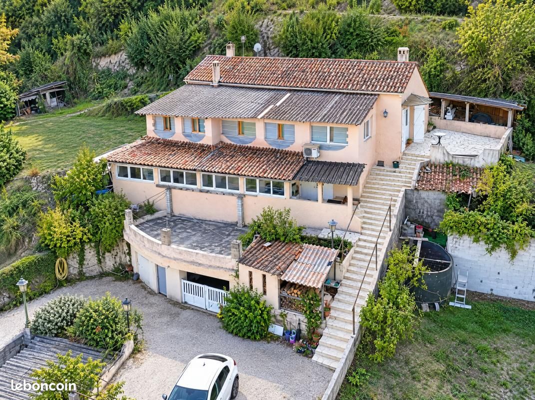 Maison 6 pièces 168 m² · à Contes · 168 m² · 475 000 €