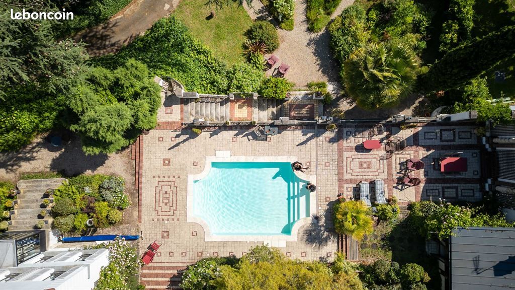 Maison 9 pièces 276 m² · à Saint-Prix · 276 m² · 1 360 000 €