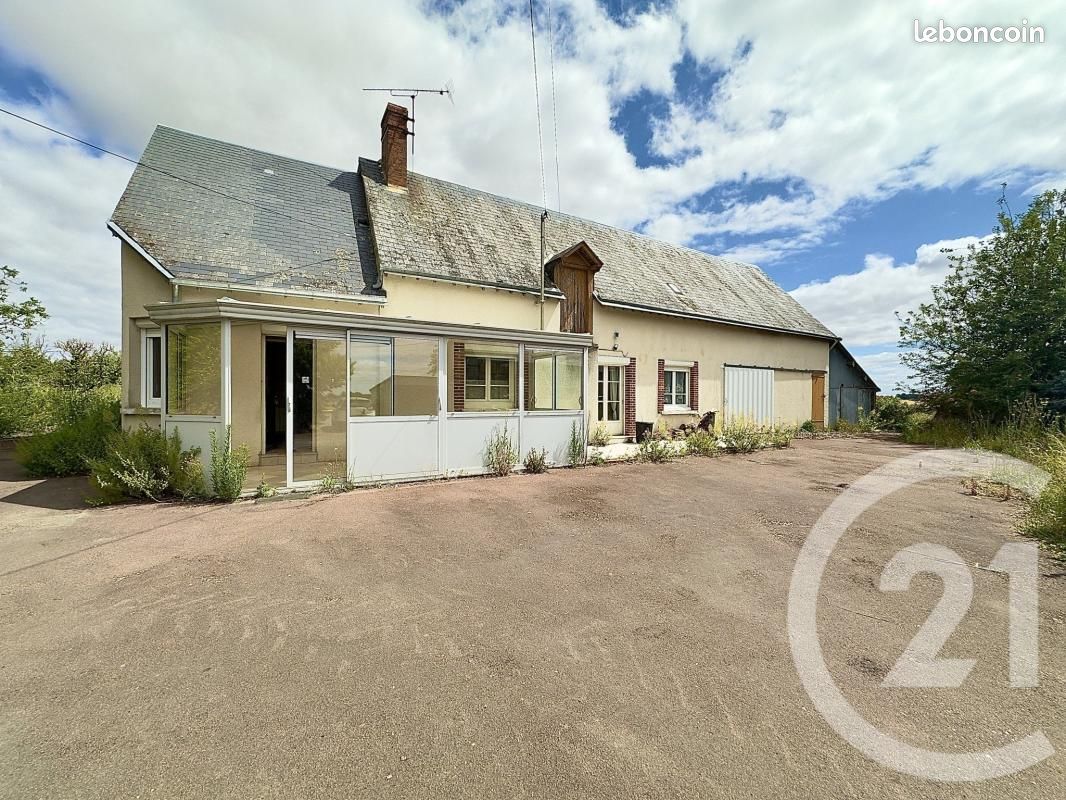 Maison 4 pièces 83 m² · à Logron · 83 m² · 105 000 €