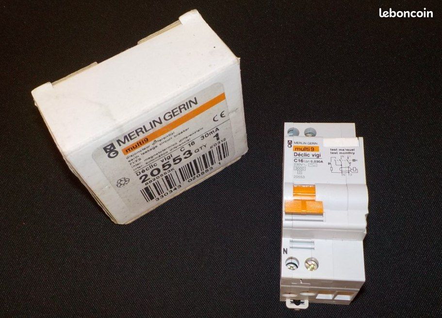 Disjoncteur Différentiel Merlin Gerin 16A 300mA 3P – Réf 24215 / 26522