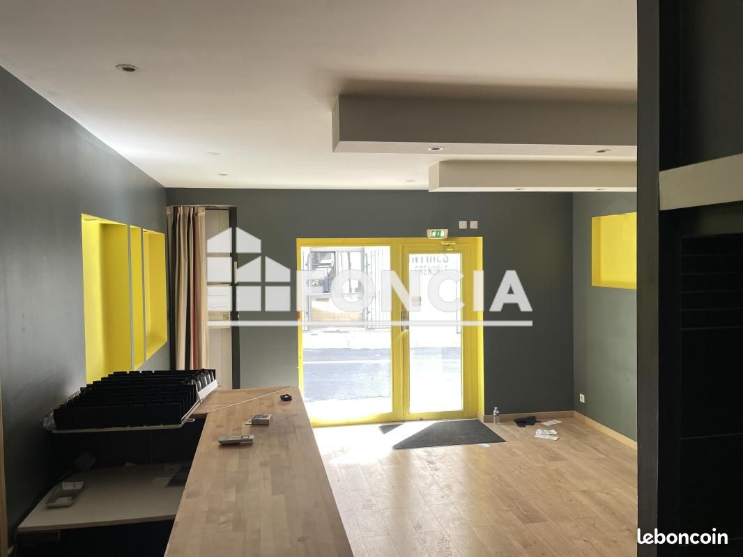 Local commercial 1 pièce 60 m² · à Grenoble · 60 m² · 870 €/mois