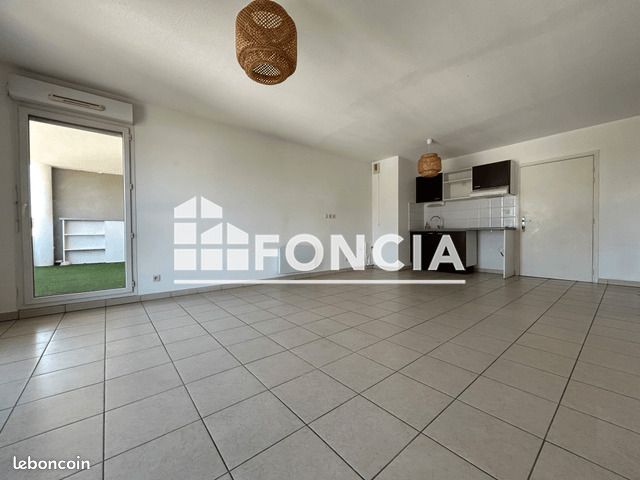 Appartement 3 pièces 55 m² · à Port-Saint-Louis-du-Rhône · 55 m² · 712 €