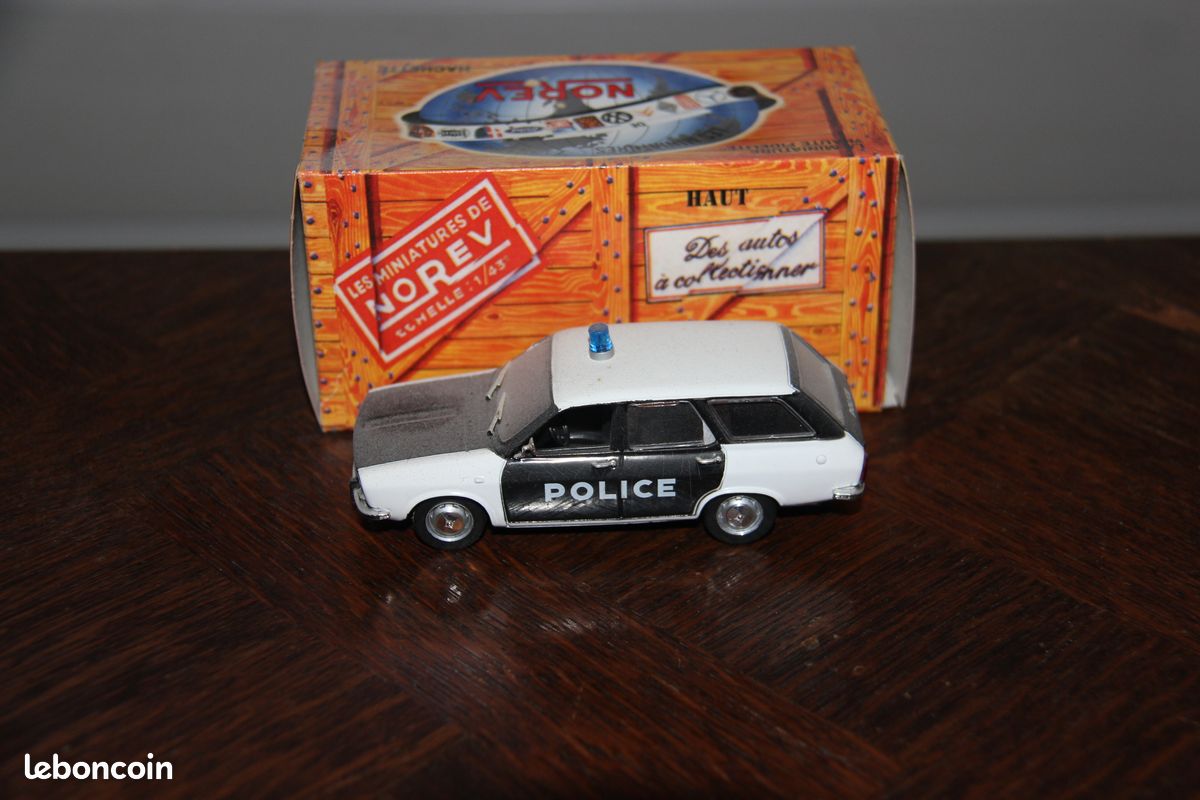 Les Petites Renault - Renault 12 break ph1 Police Pie 1973