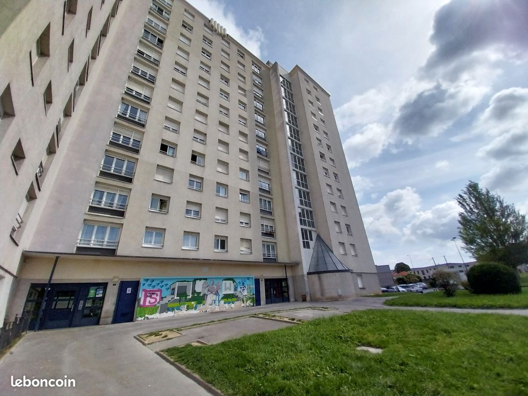 Appartement 4 pièces 74 m² · à Reims · 74 m² · 617 €