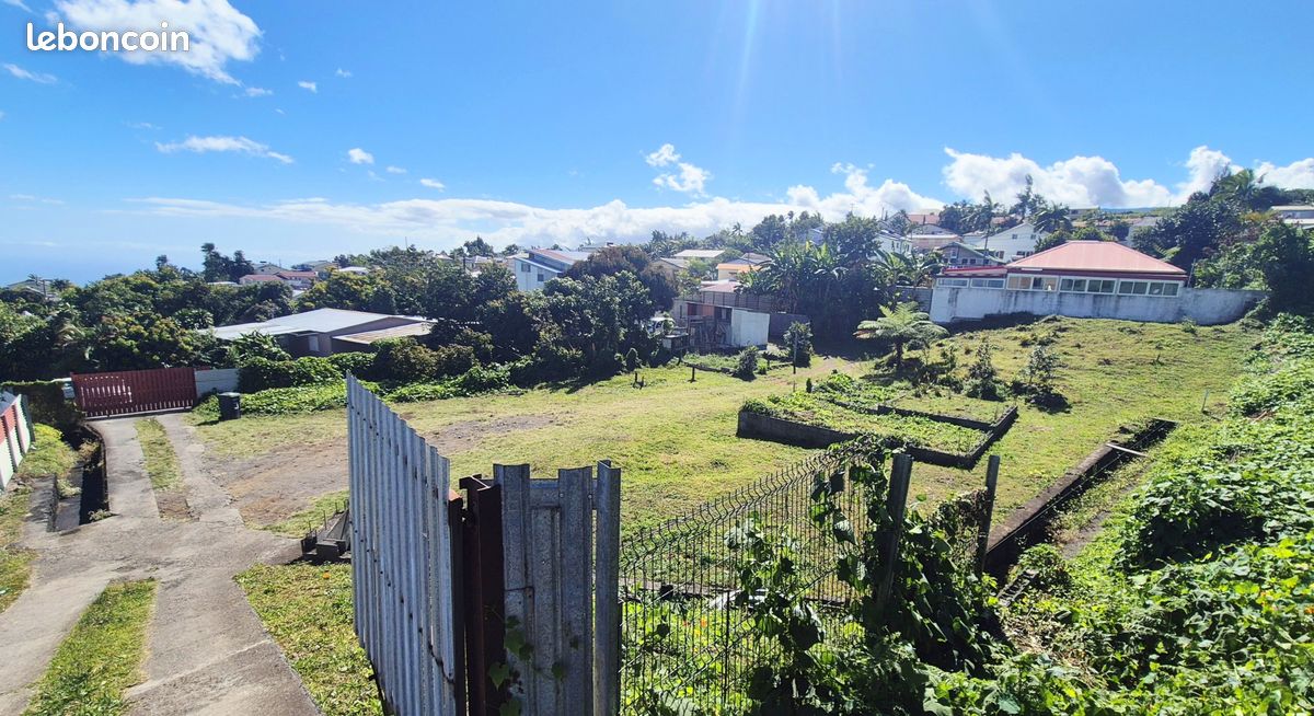 Terrain 1139 m² · à Le Tampon · 1 139 m² · 246 100 €