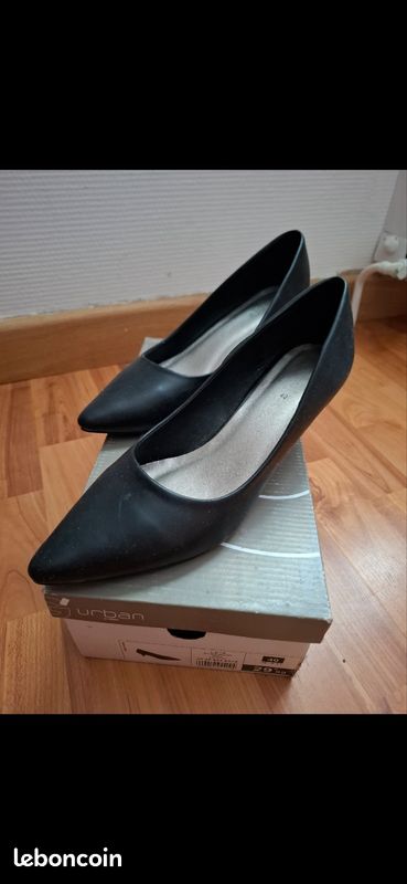 Mocassins noir pointure 40 (image 1)