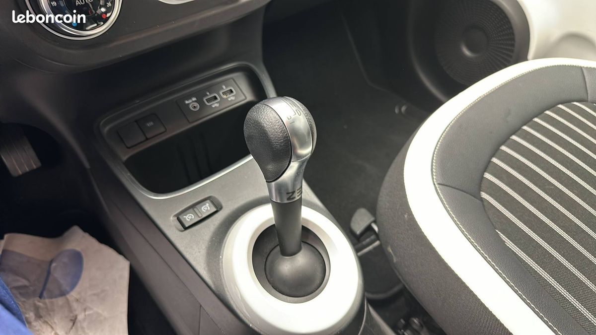 Renault twingo iii e tech techno (image 16)