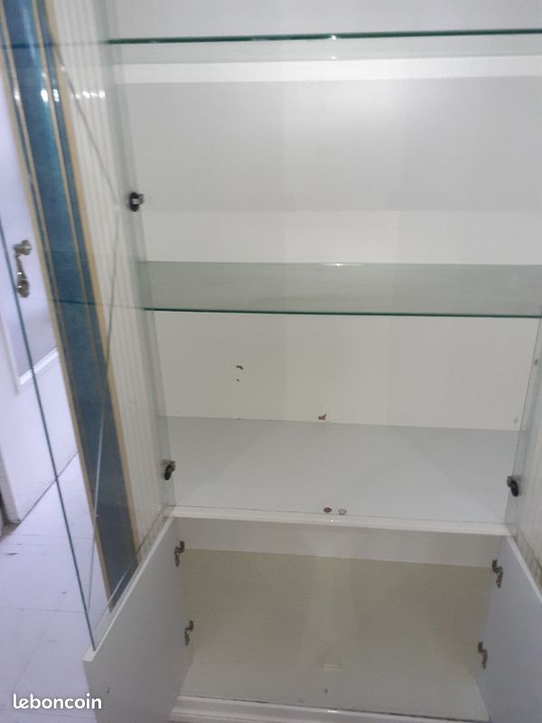 Armoire en verrre (image 2)