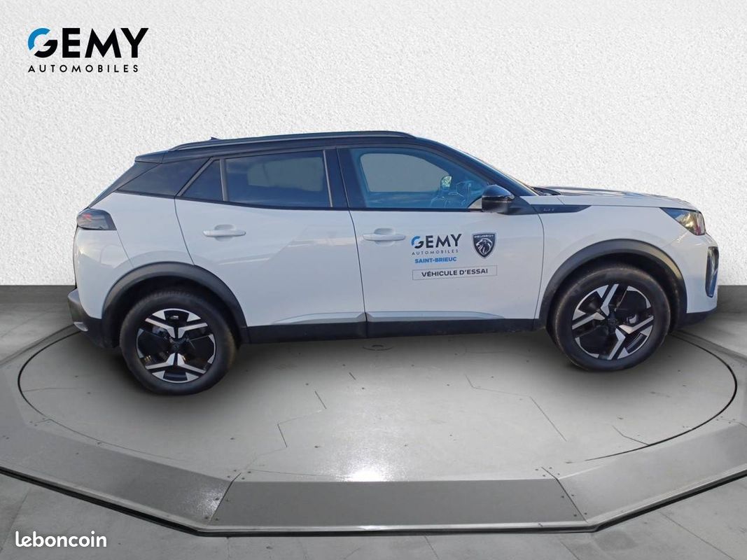 PEUGEOT 2008 Hybrid 145 e-DCS6 GT (image 4)