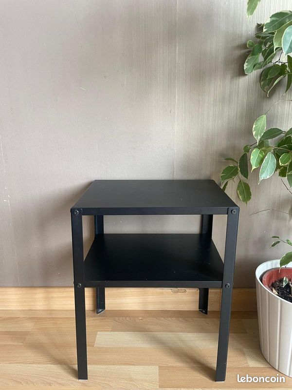 Table de nuit (image 1)