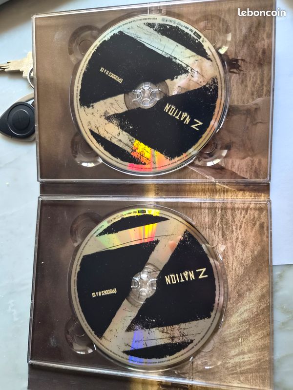 Coffret dvd z nation saison 1
4 dvd
Zombies (image 4)