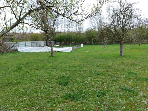 Terrain 800 m² PONT SUR SAMBRE