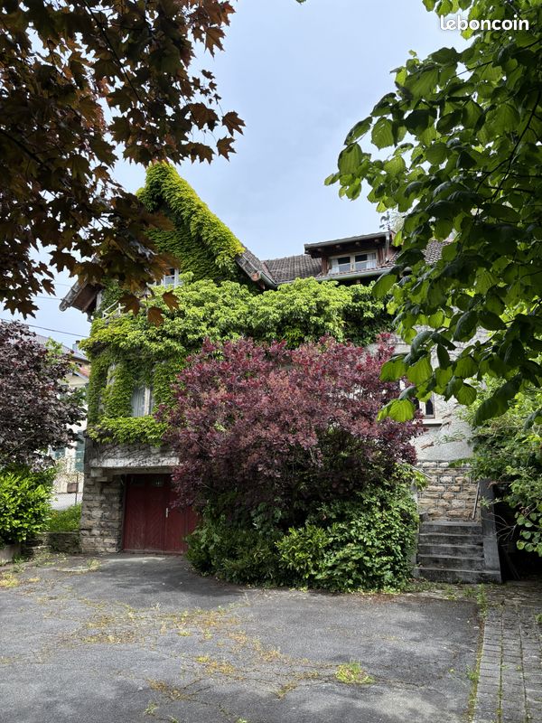 Maison 8 pièces 179 m² · à Montbéliard · 179 m² · 220 000 €